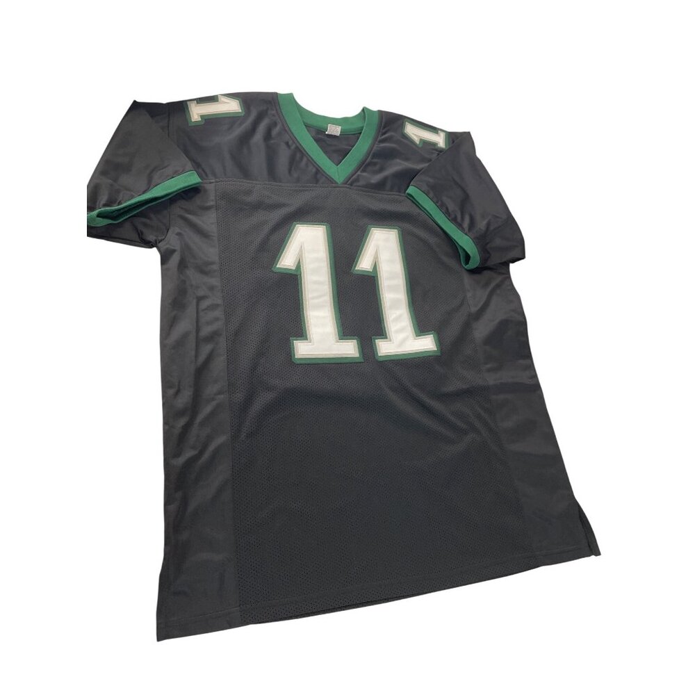 Carson Wentz #11 Eagles Green white signed Sports Jersey XL SKU 8961